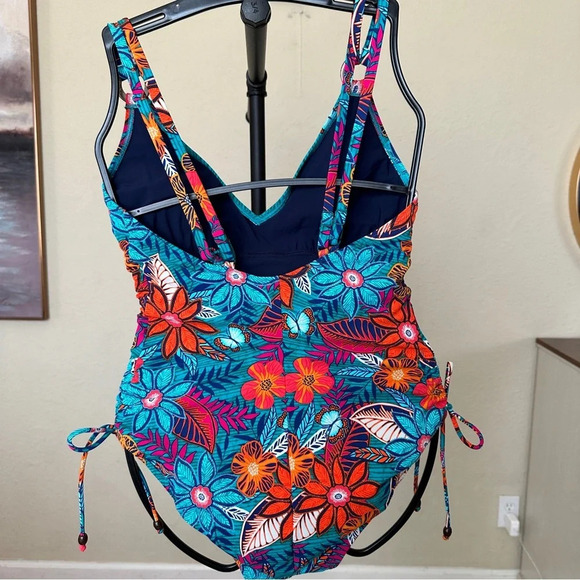 Skinny Dippers Bamboo Shape Shifter V-Neck One Piece Swimsuit - Picture 10 of 13